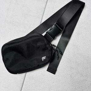 Fabletics belt bag Black Clasp Adjustable